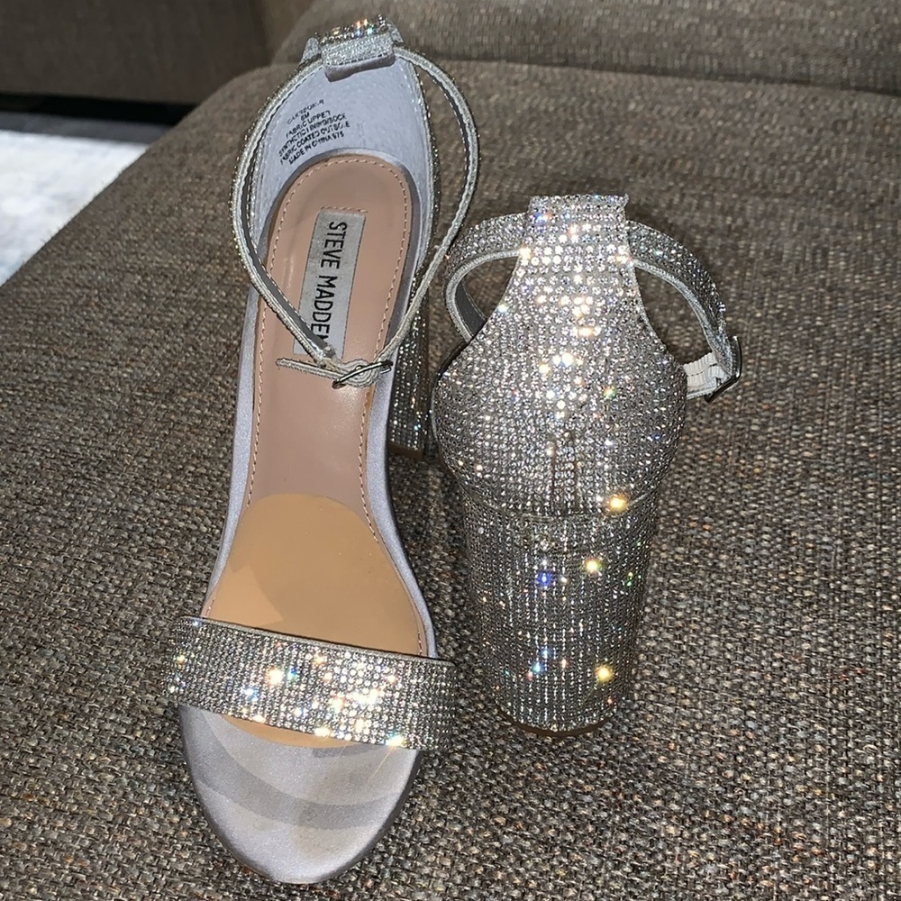 Gently Loved Steve Madden Carrson -R Heels